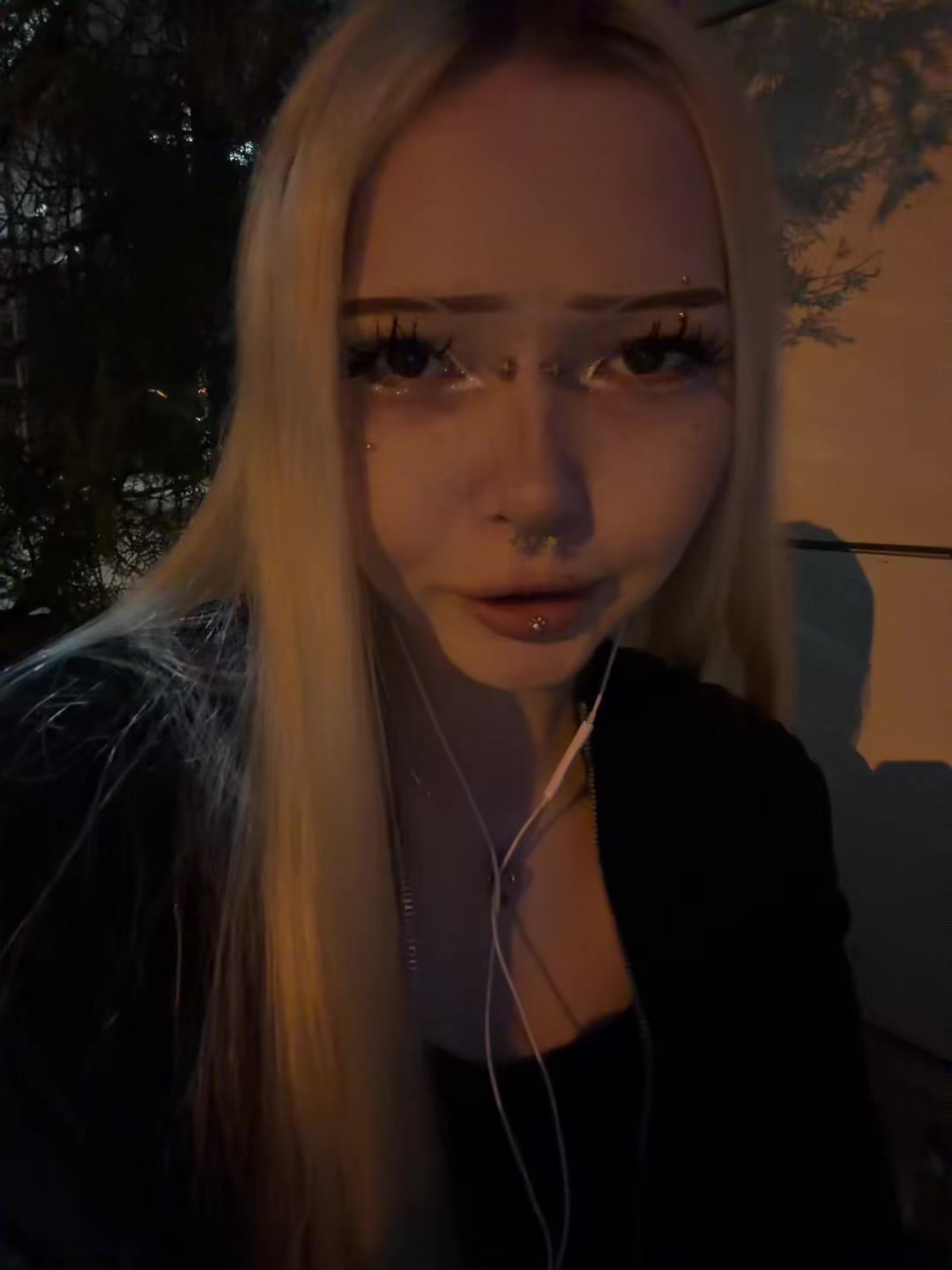 @qutóhy