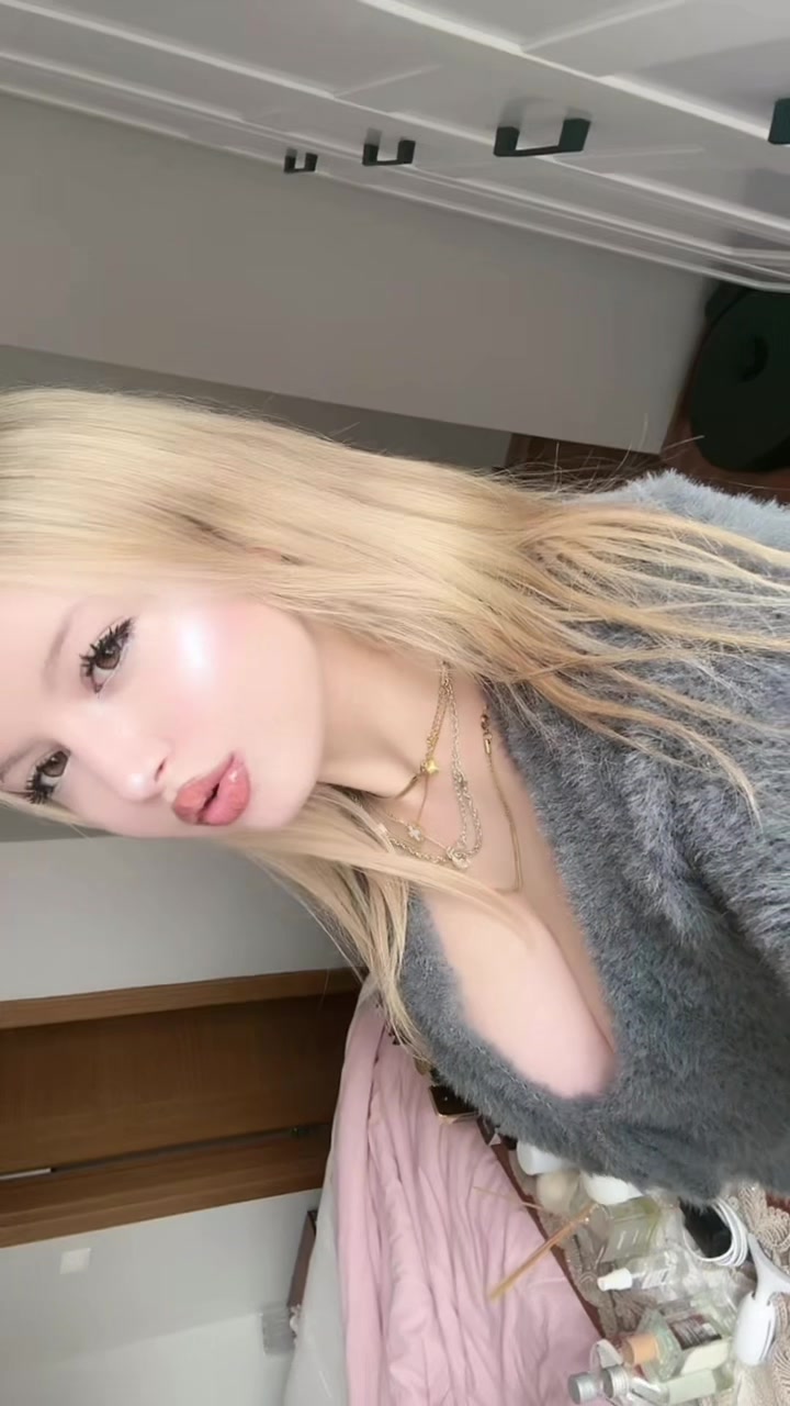 @👸🏼