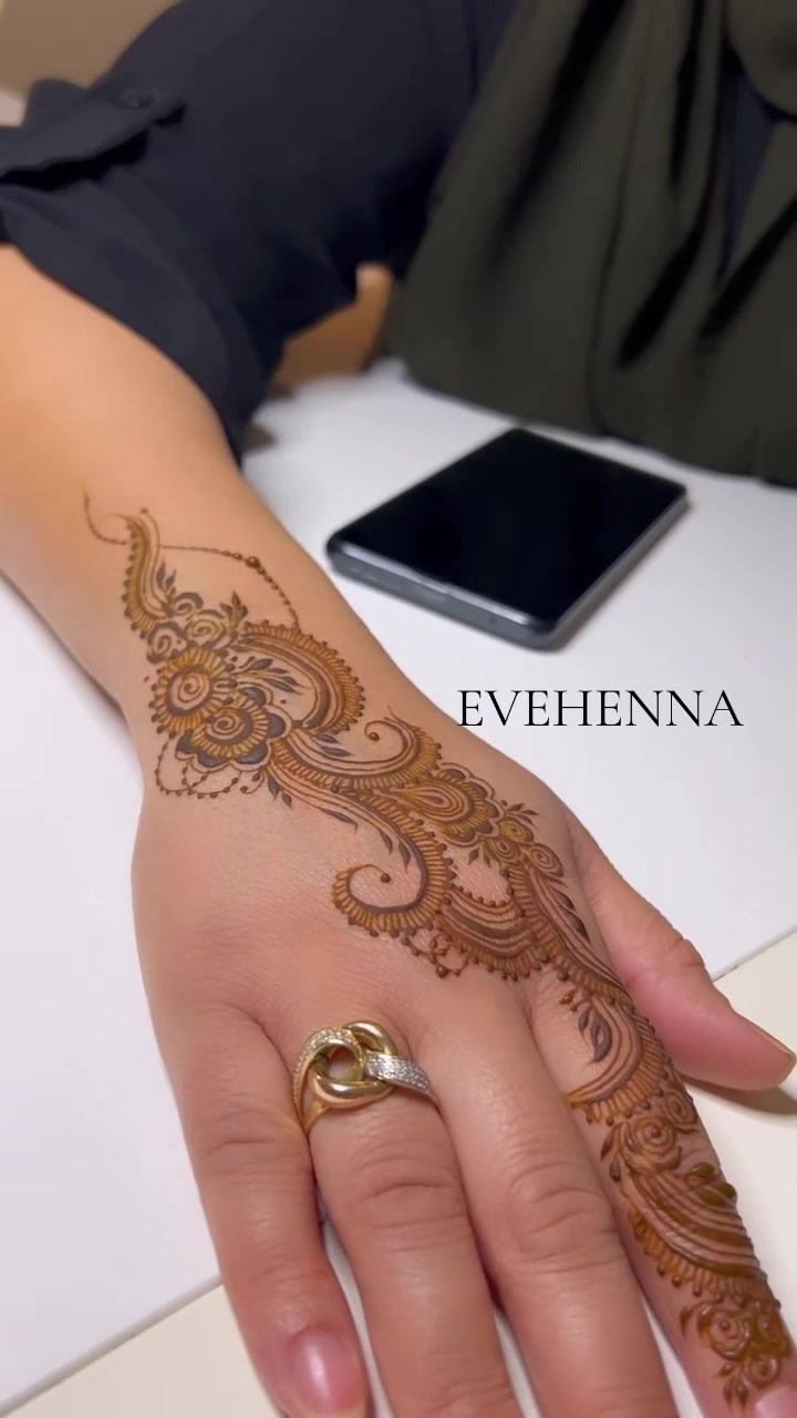 @Evehenna
