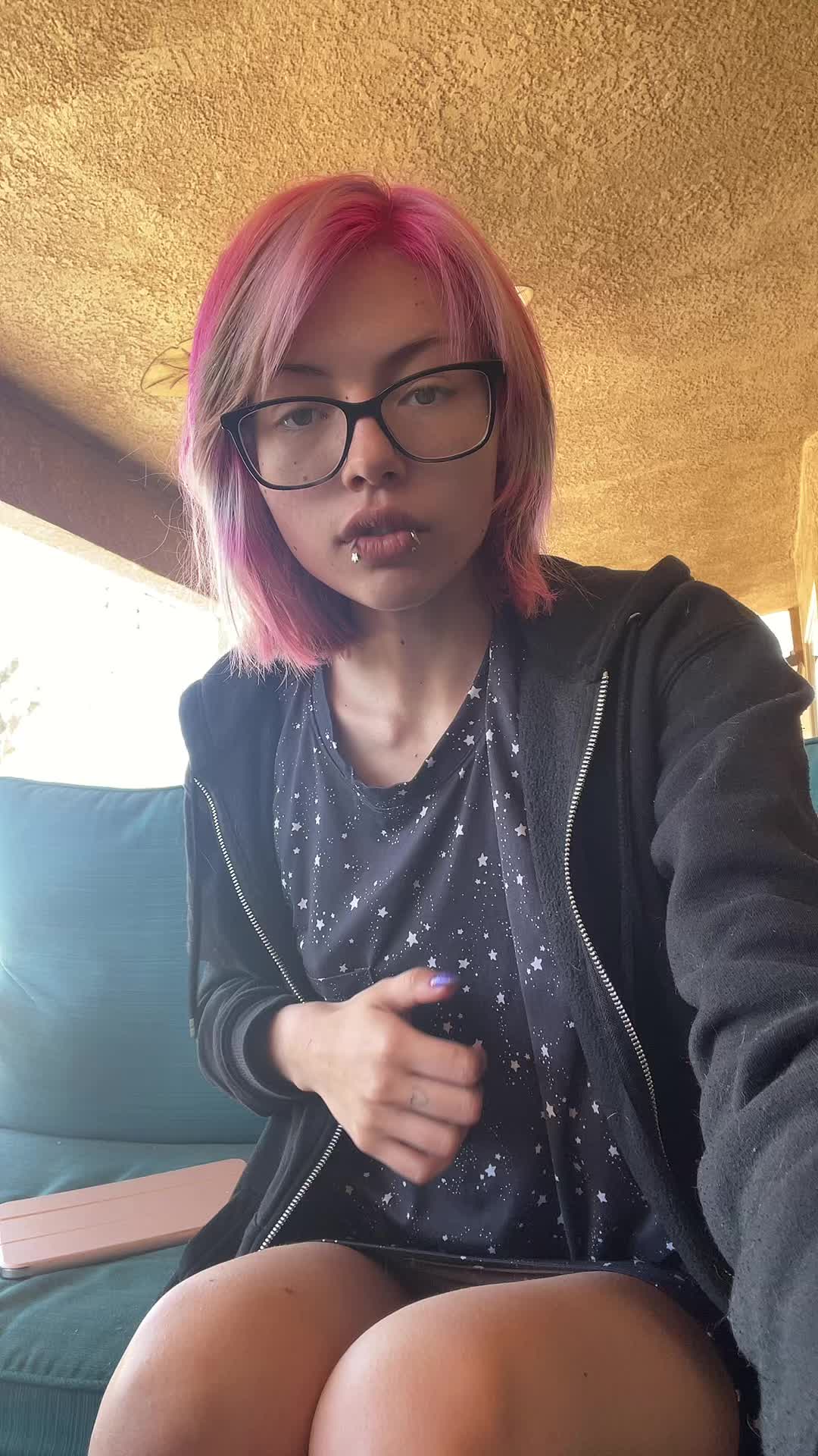 @_.Mothgirl._