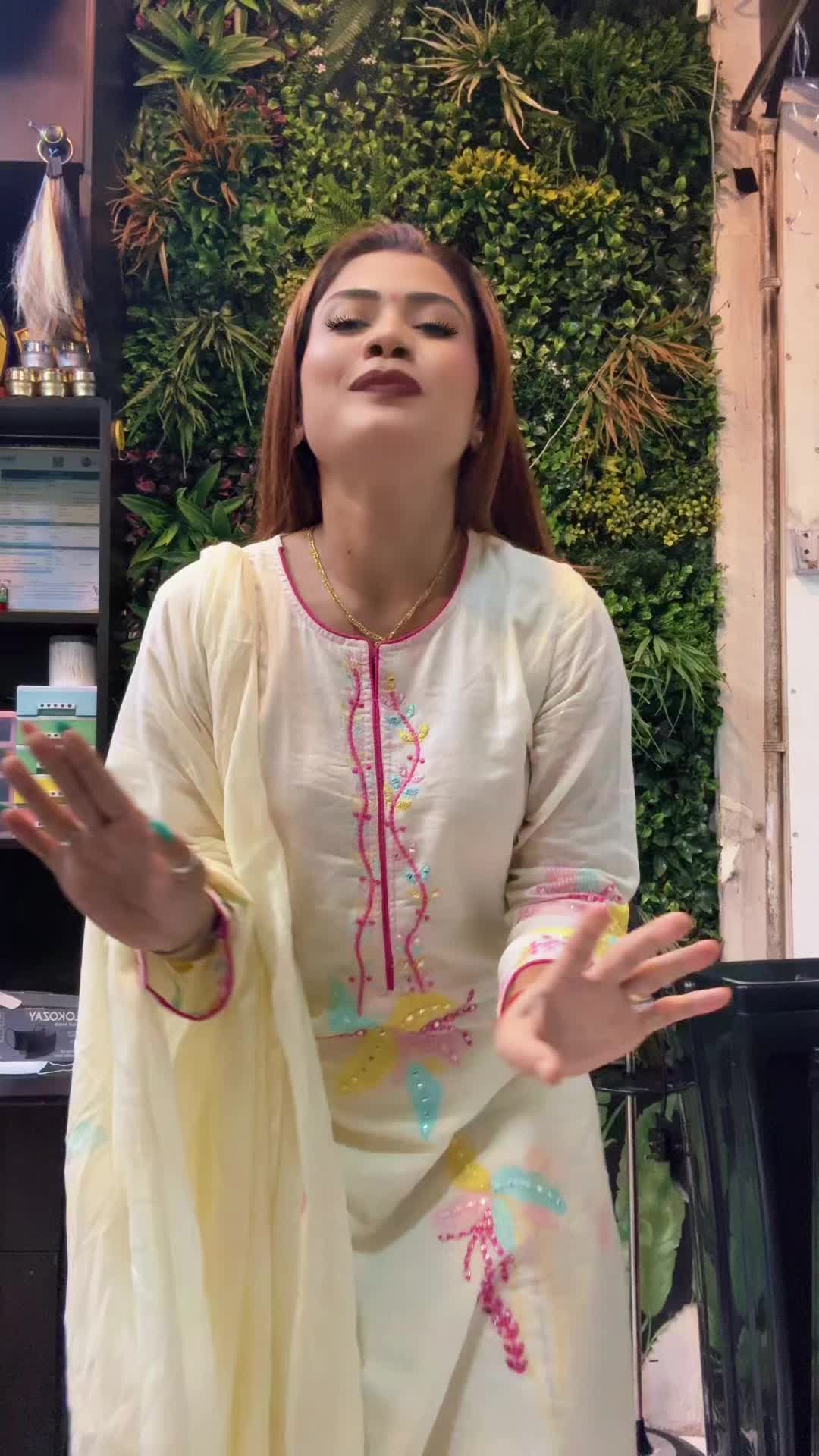 @Eshagiree10