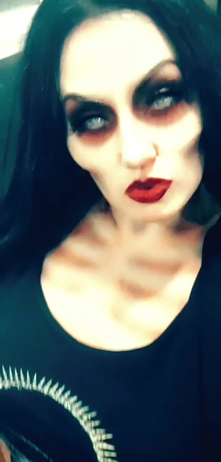 @LorettaVampzOfficial