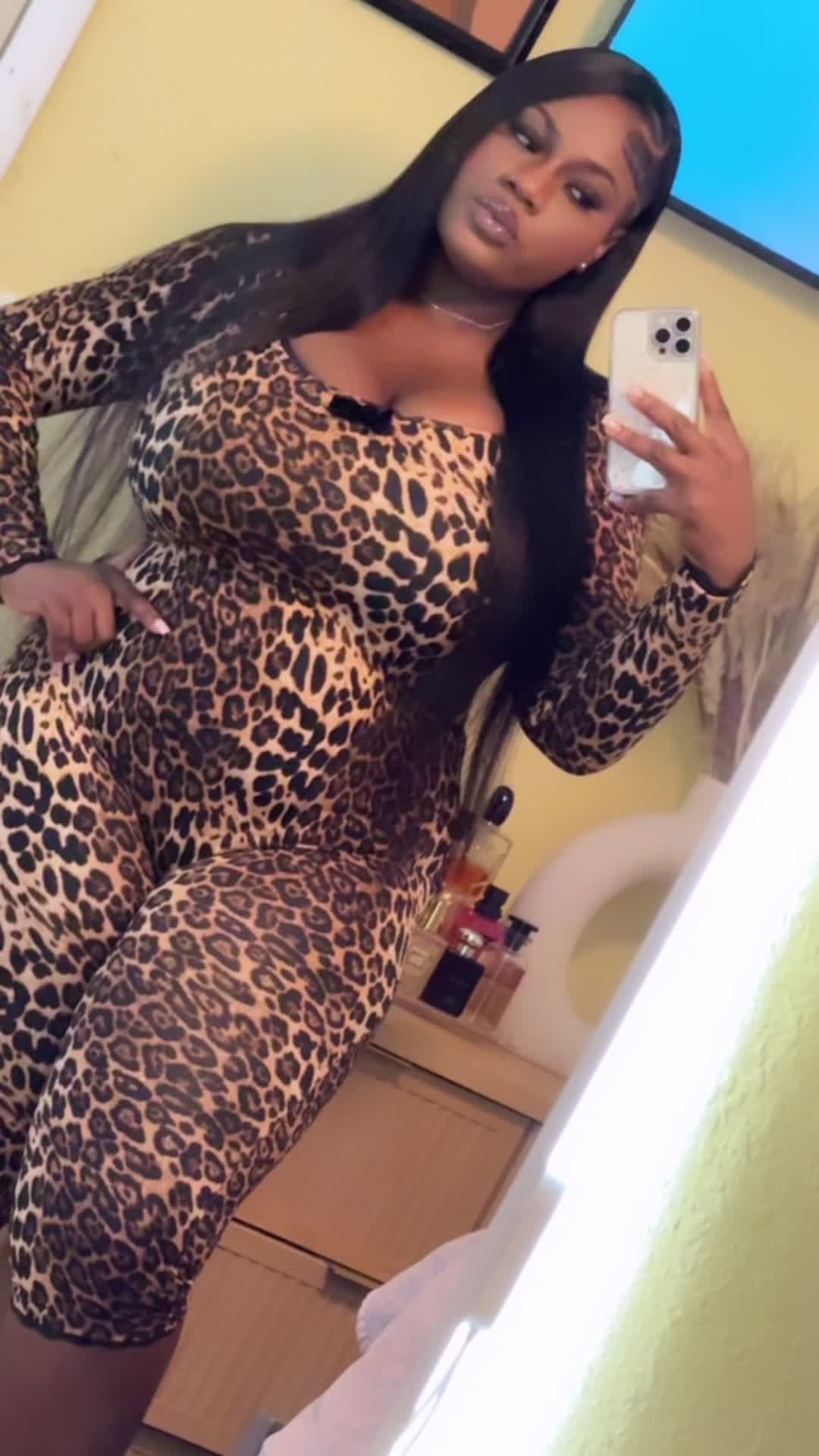 @_manoucheca