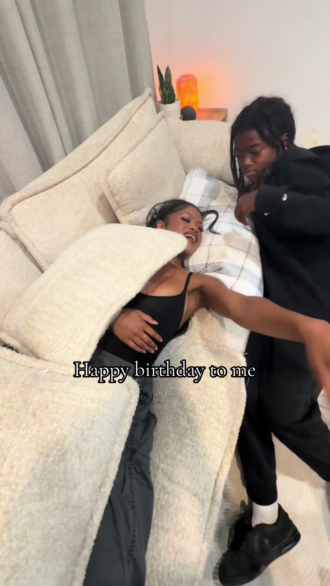 @ilovealivia25