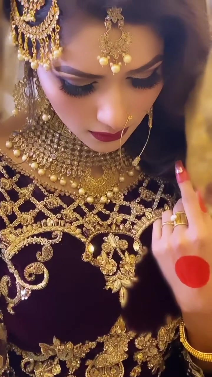 @Zara Malik 2244