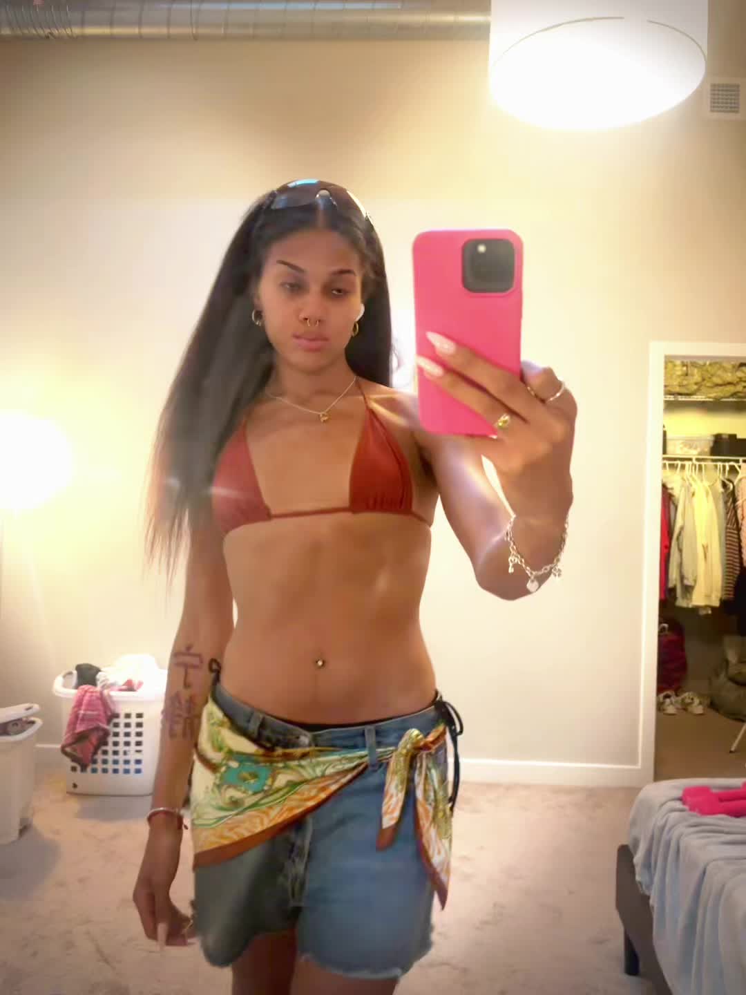 @(🎀>💋<)