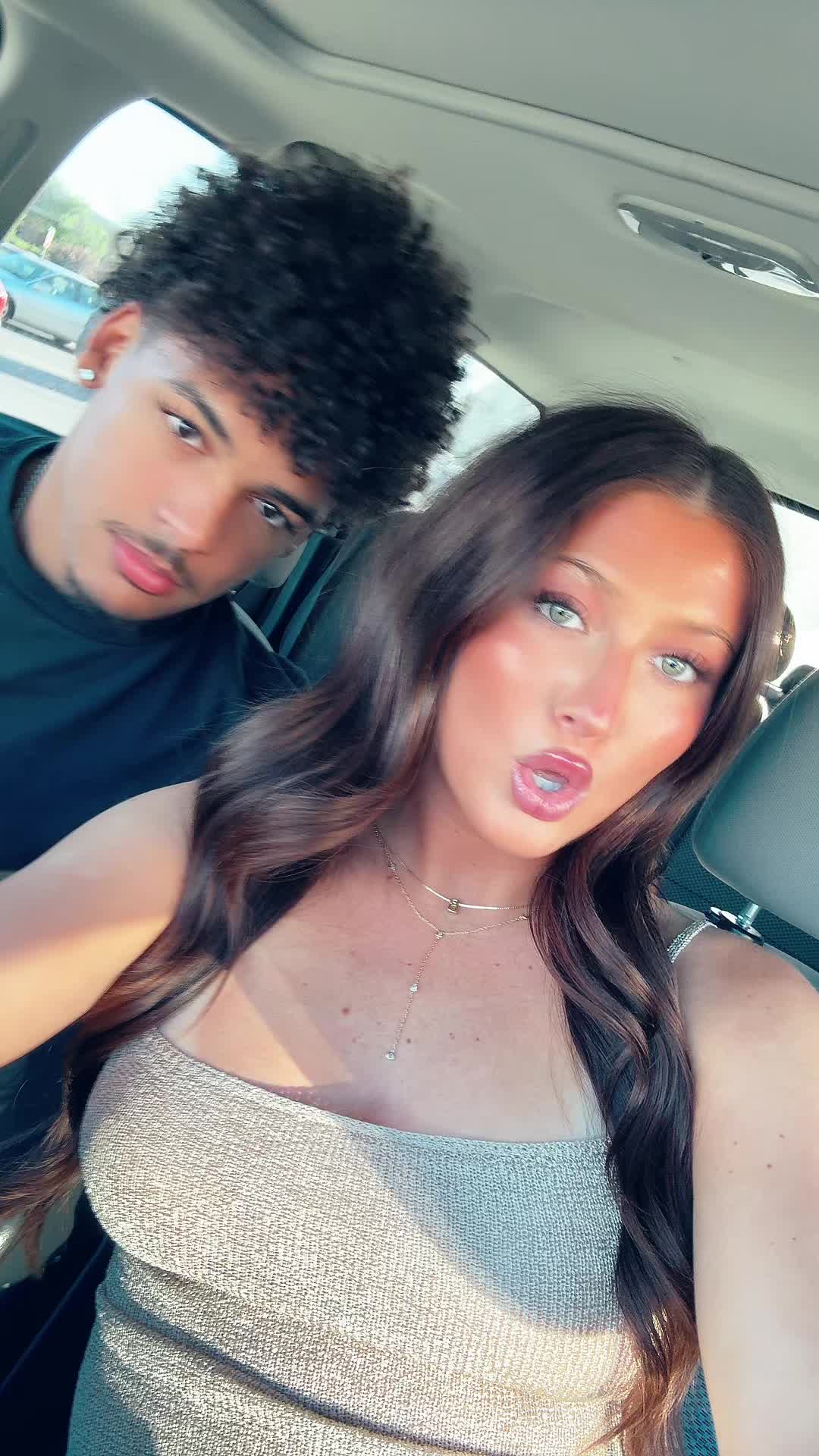 @ellacarrollll