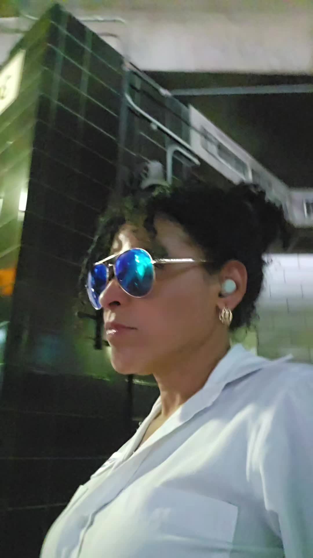 @L u S