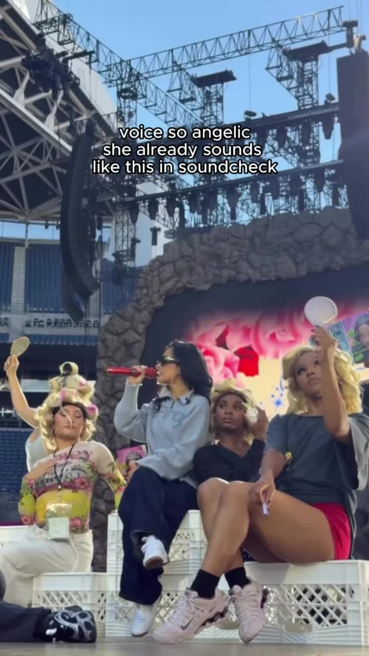 @Becky G Fanpage