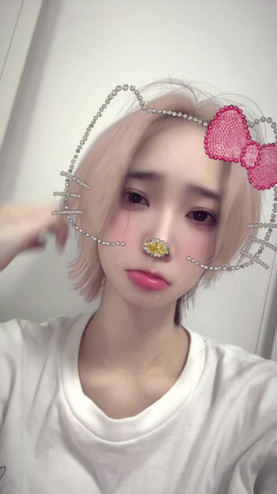 @こひな。