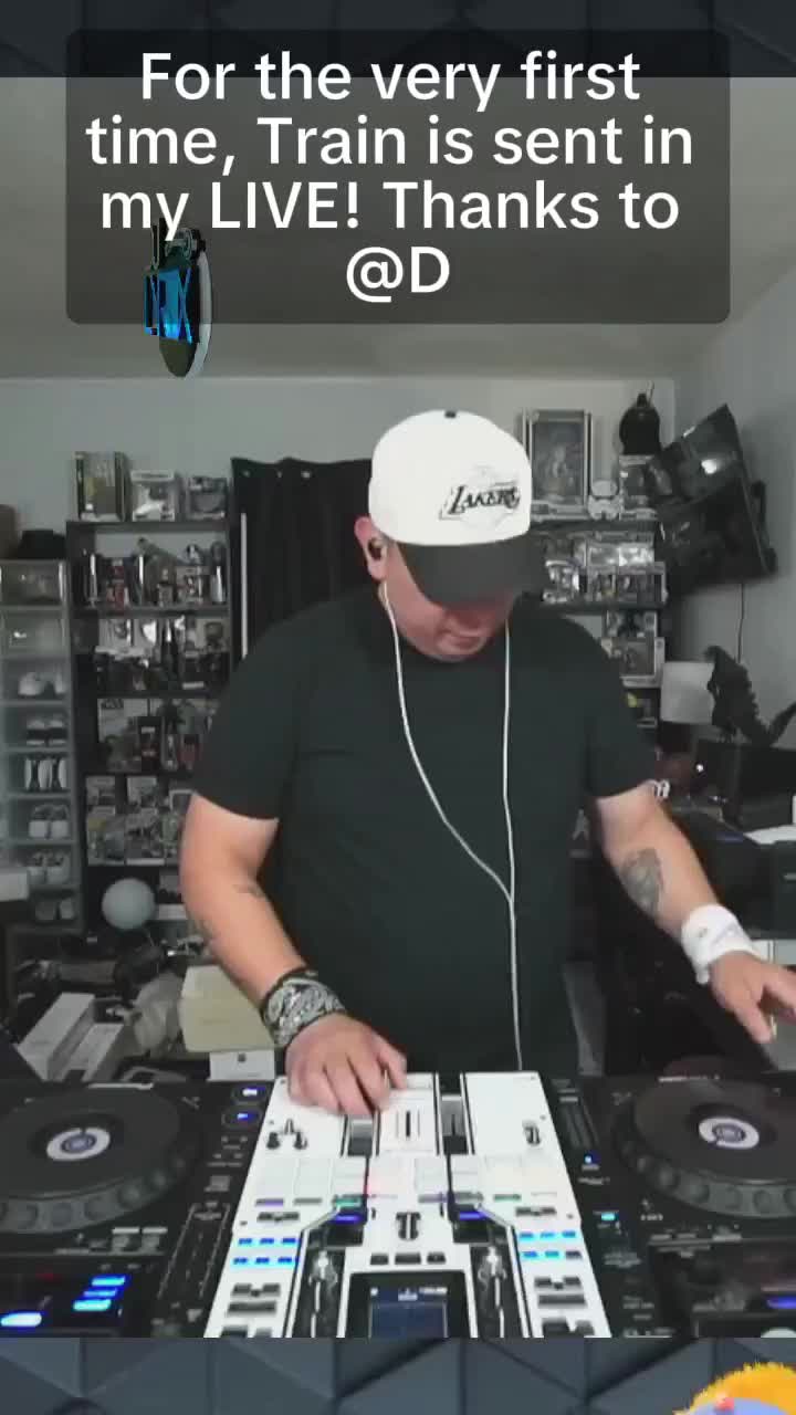 @djlyrix702