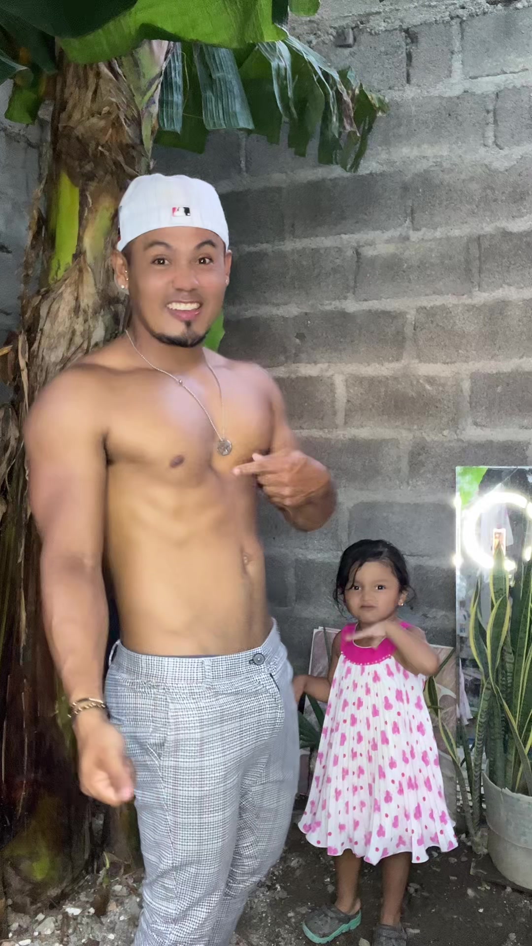 @manubi