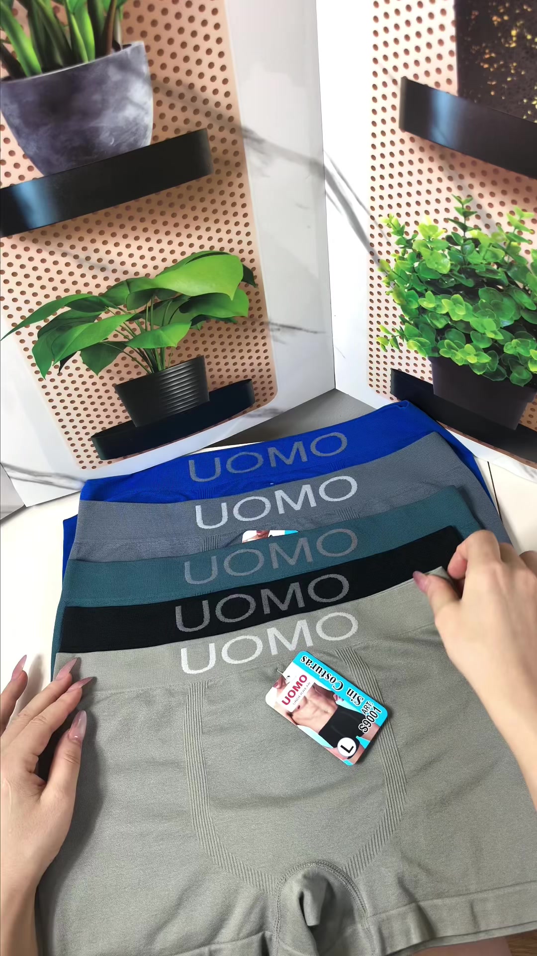 @Uncolive