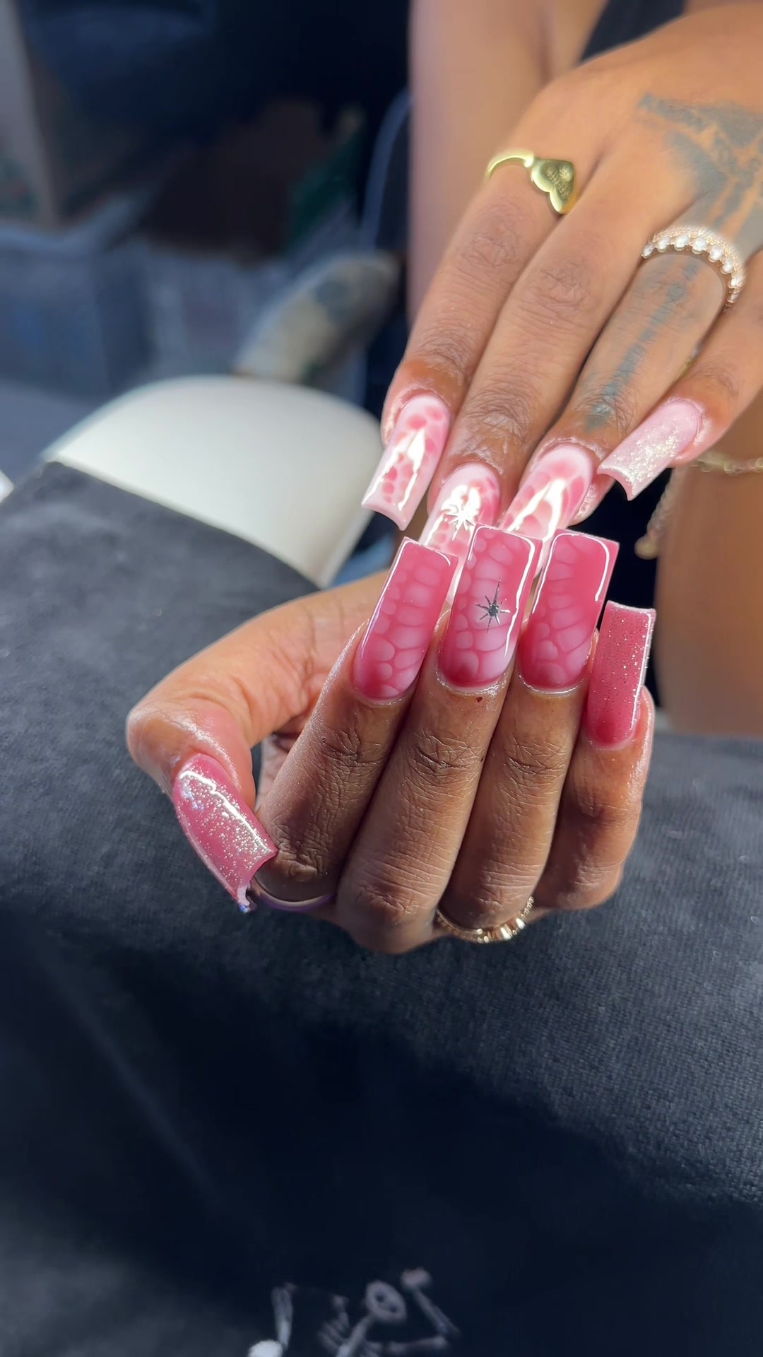 @softbutsharpnails