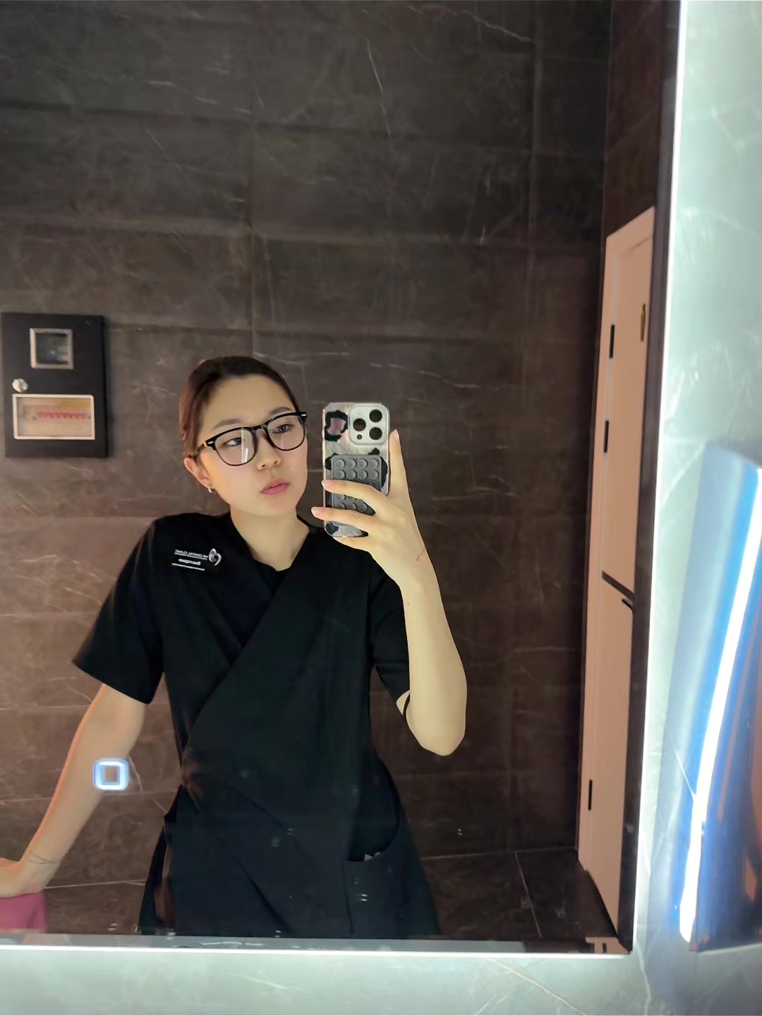@vi.jpg