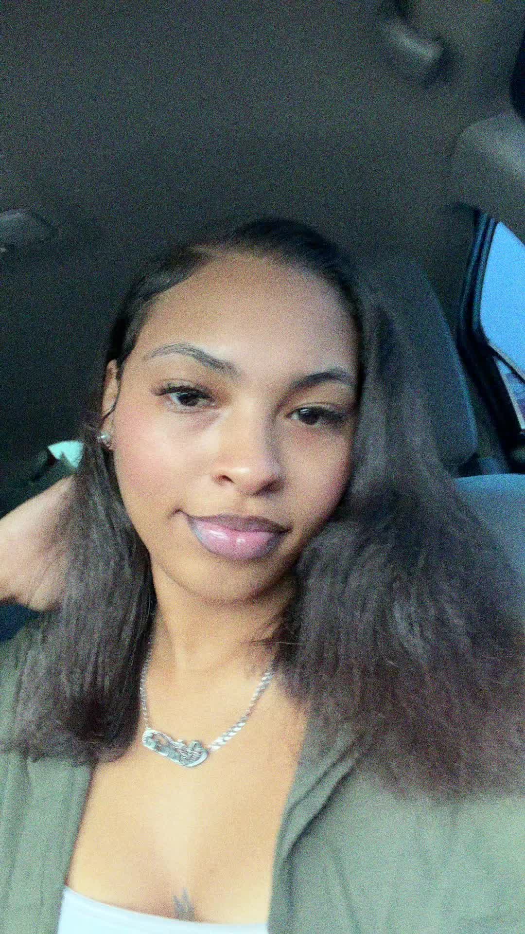 @triciaj
