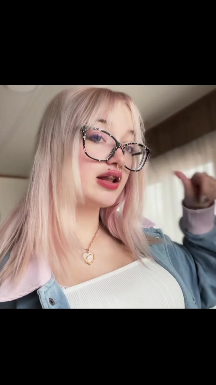 @Paige🧍🇵🇸