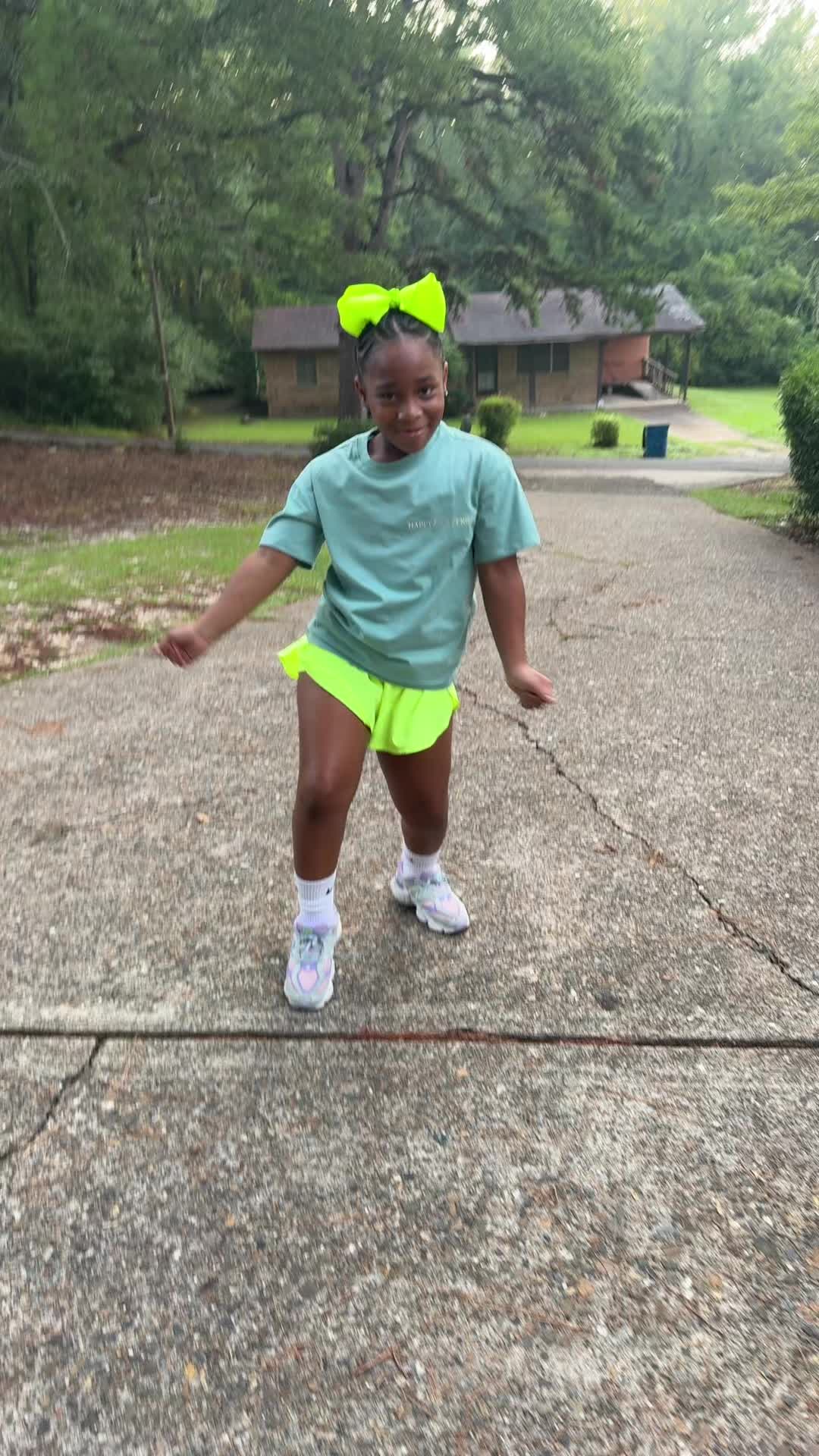 @FollowingDeonna