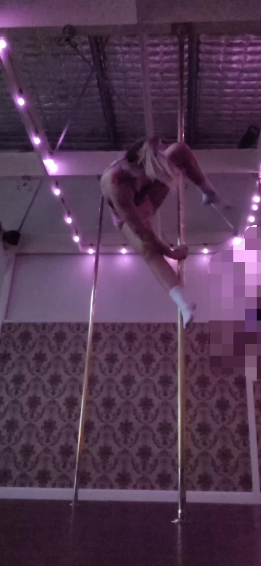 @Le_Poles