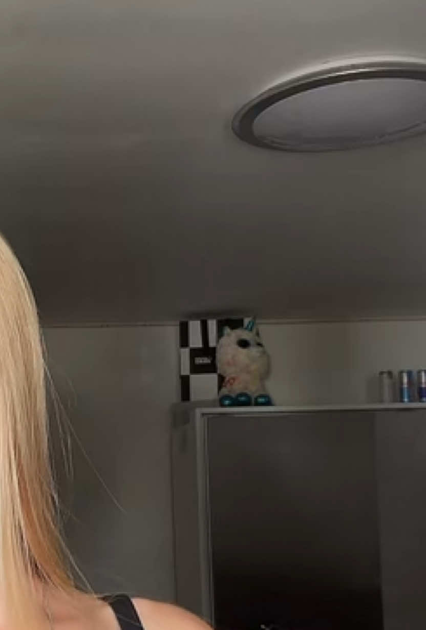 @𝓔𝓶𝓲𝓵𝔂 丰 ྀིྀི