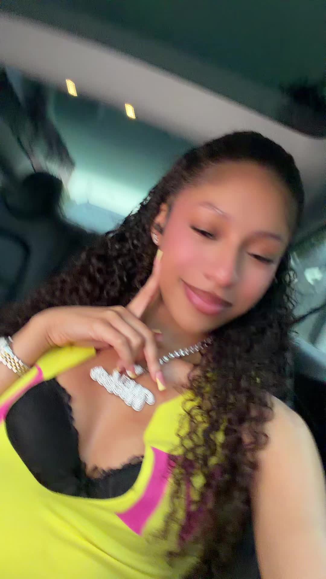 @YonikaaW