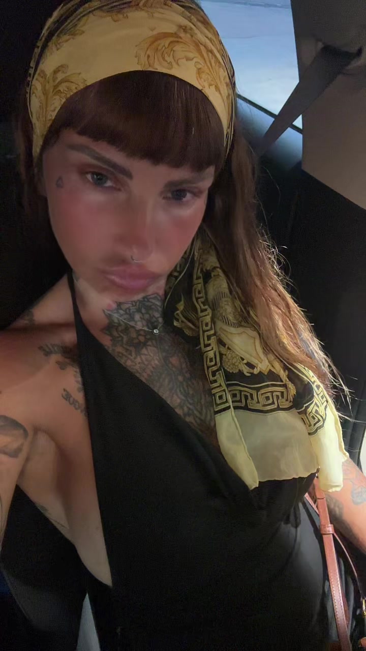 @whoisaphrodita