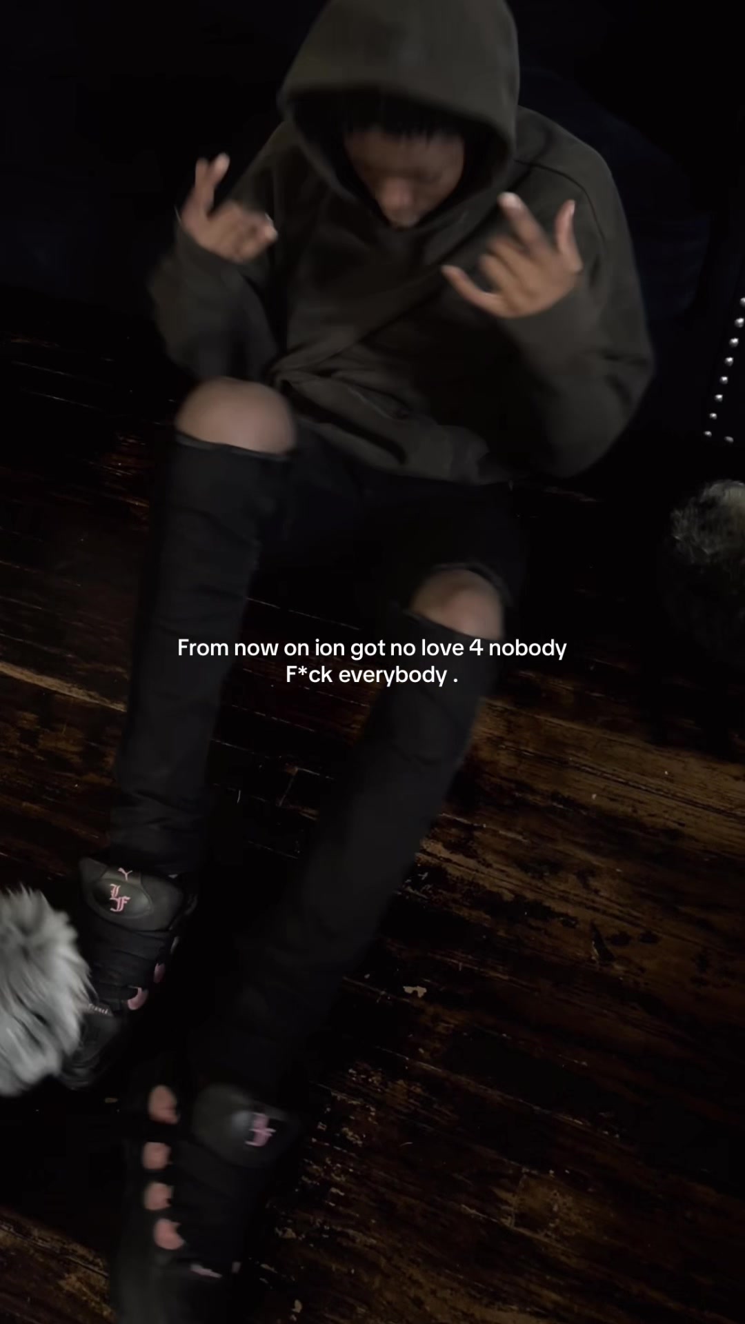 @️