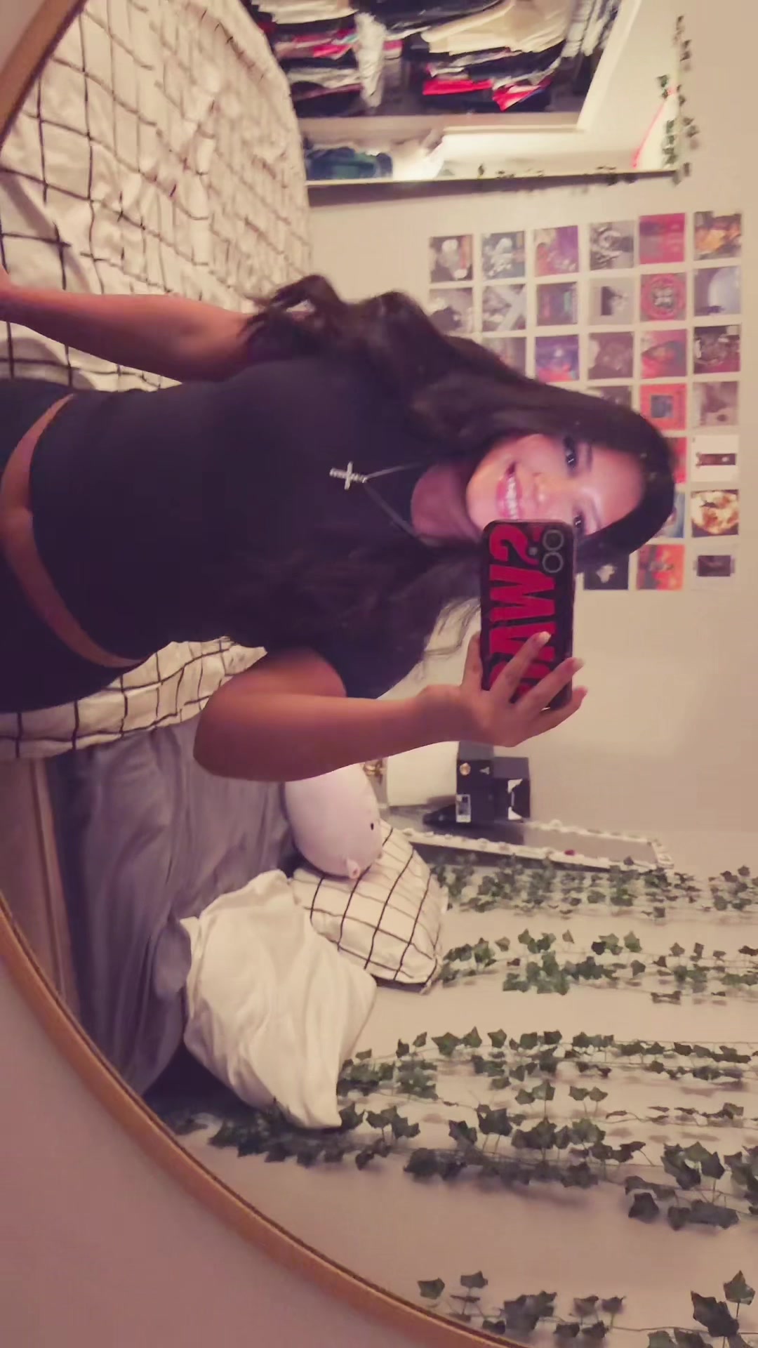 @yamila