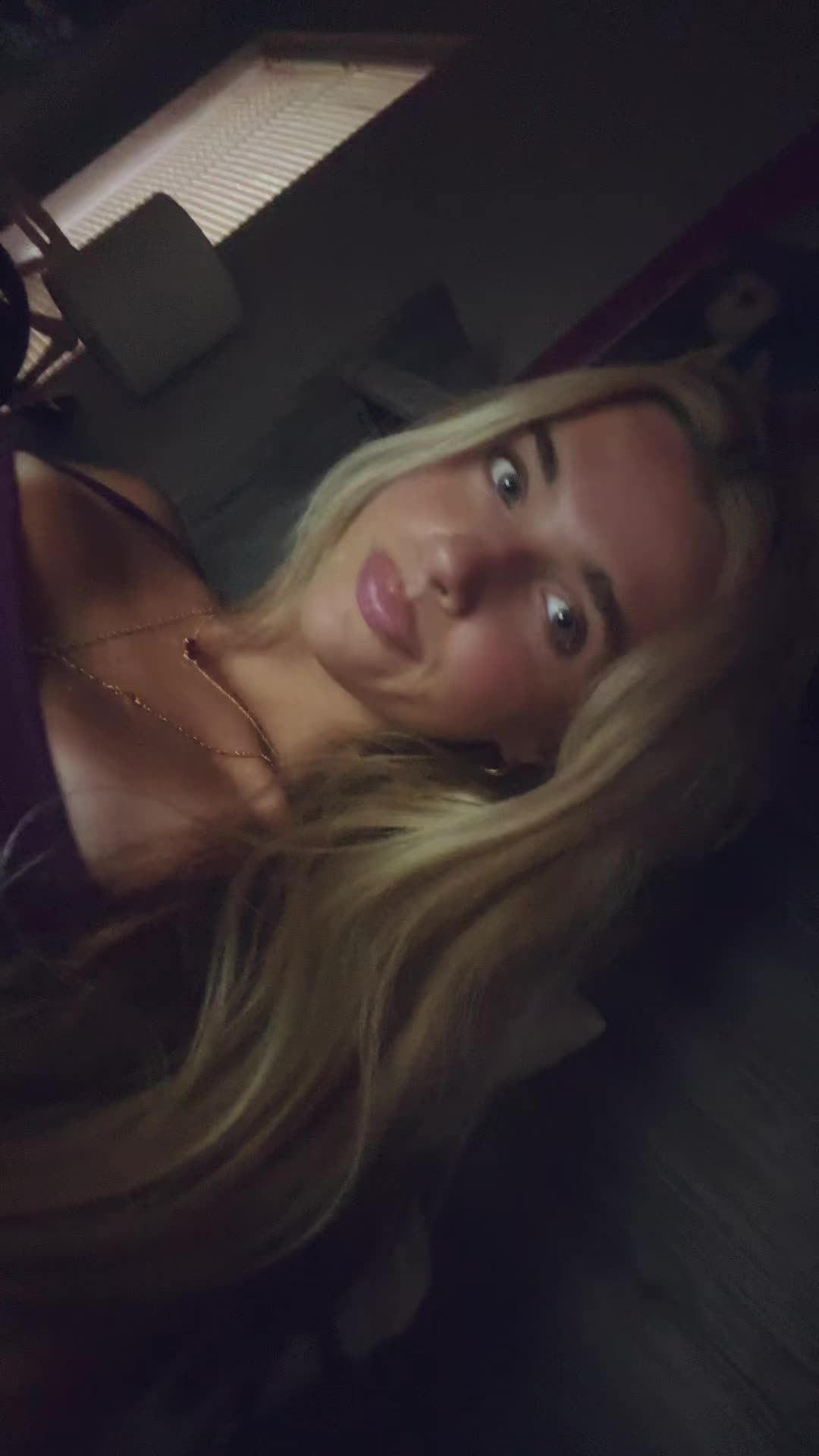 @thatblondandbrunete