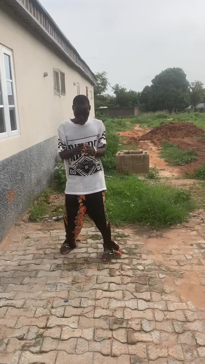 @Str&euml;&egrave;t D&atilde;&ntilde;&ccedil;&euml;r 00&sup1;