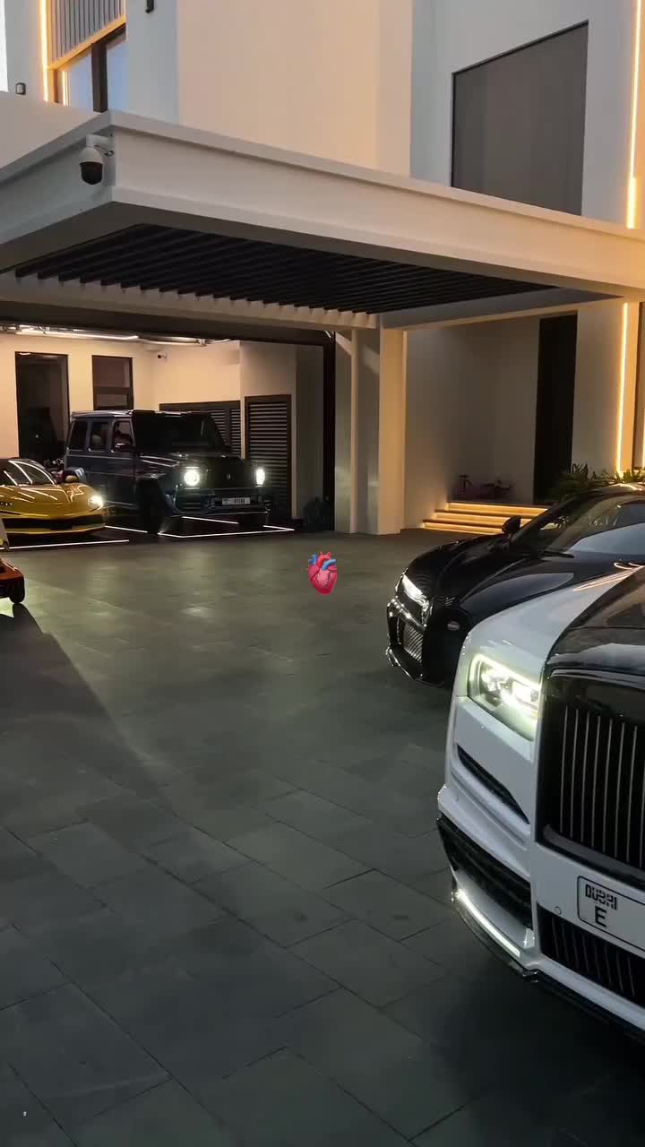 @𝓐𝓷𝓪୨୧