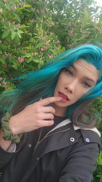 @Thegirlwiththecursemark
