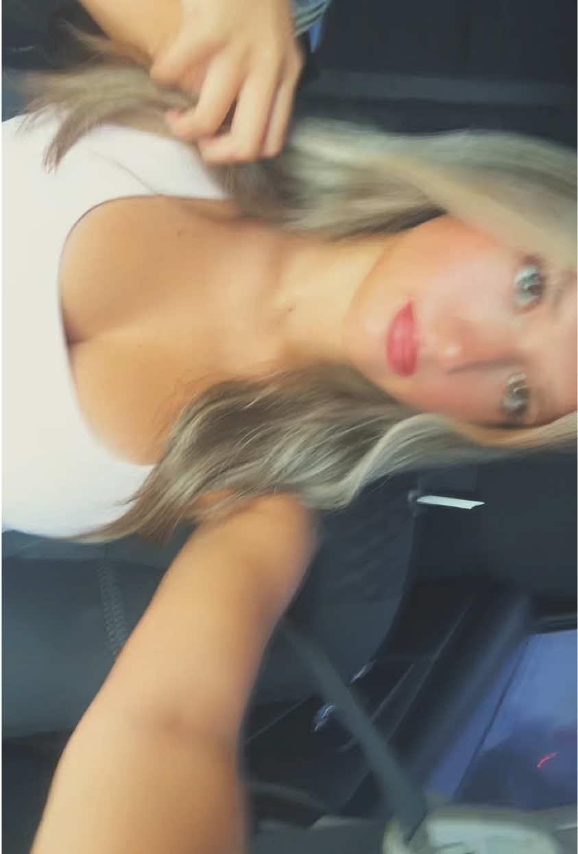 @A N G E L I N A 🐚👸😇💖🪩