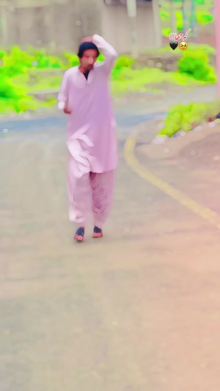 @کنگ نازک 🙌🖤