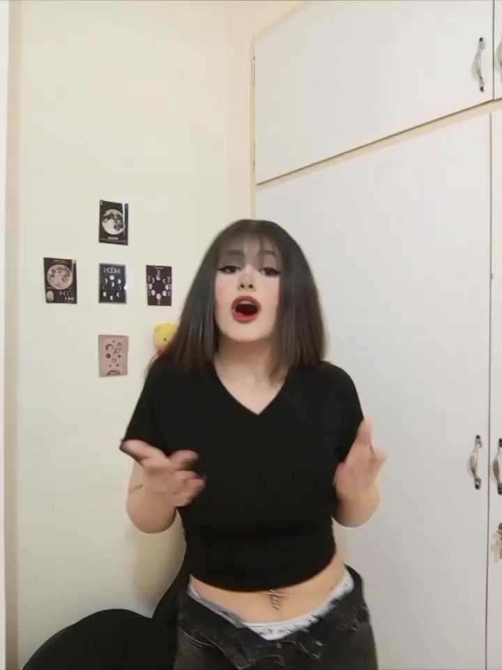 @theselenaw