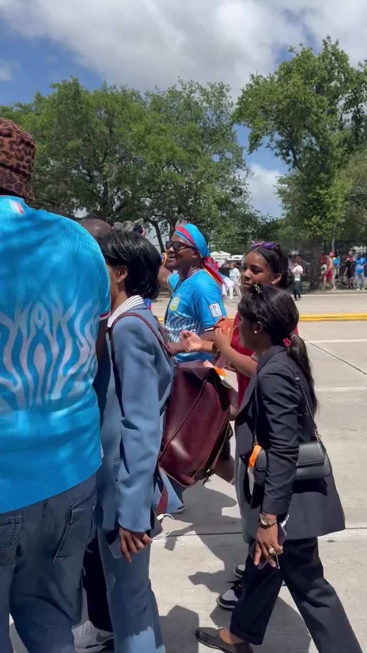 @🇨🇩🇿🇦🇻🇳🇫🇷🇨🇦