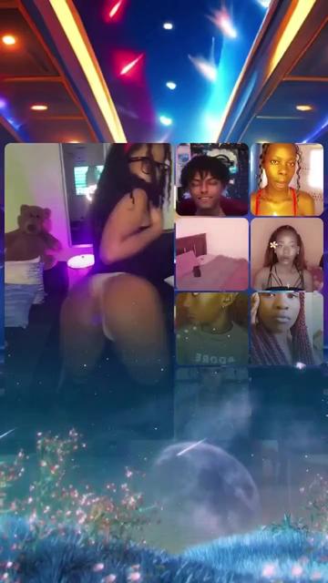 @H🔞LLYW👙👙D🎬🛩️🌍