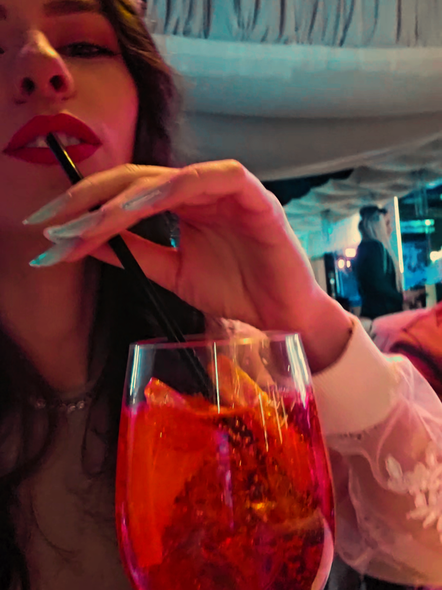 @Gabriela 🍭🦋
