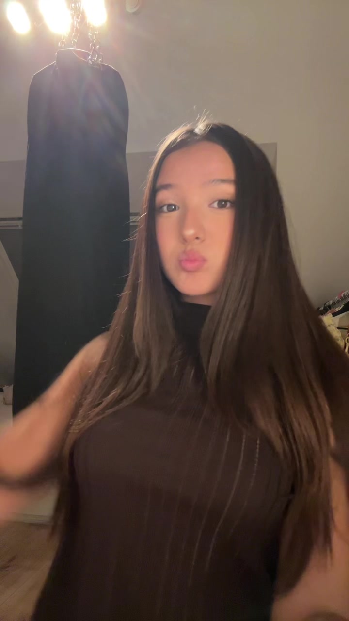 @･ﾟ✧ 𝒩𝒶𝒾𝓇𝒶 ✧･ﾟ