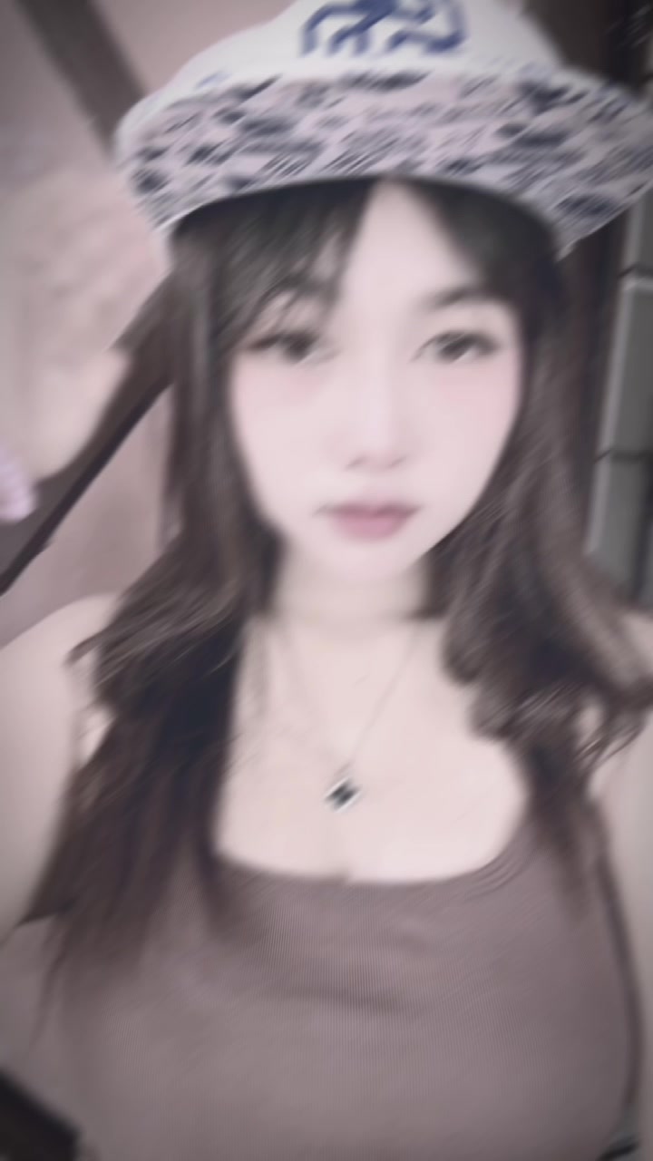 @Chompoo