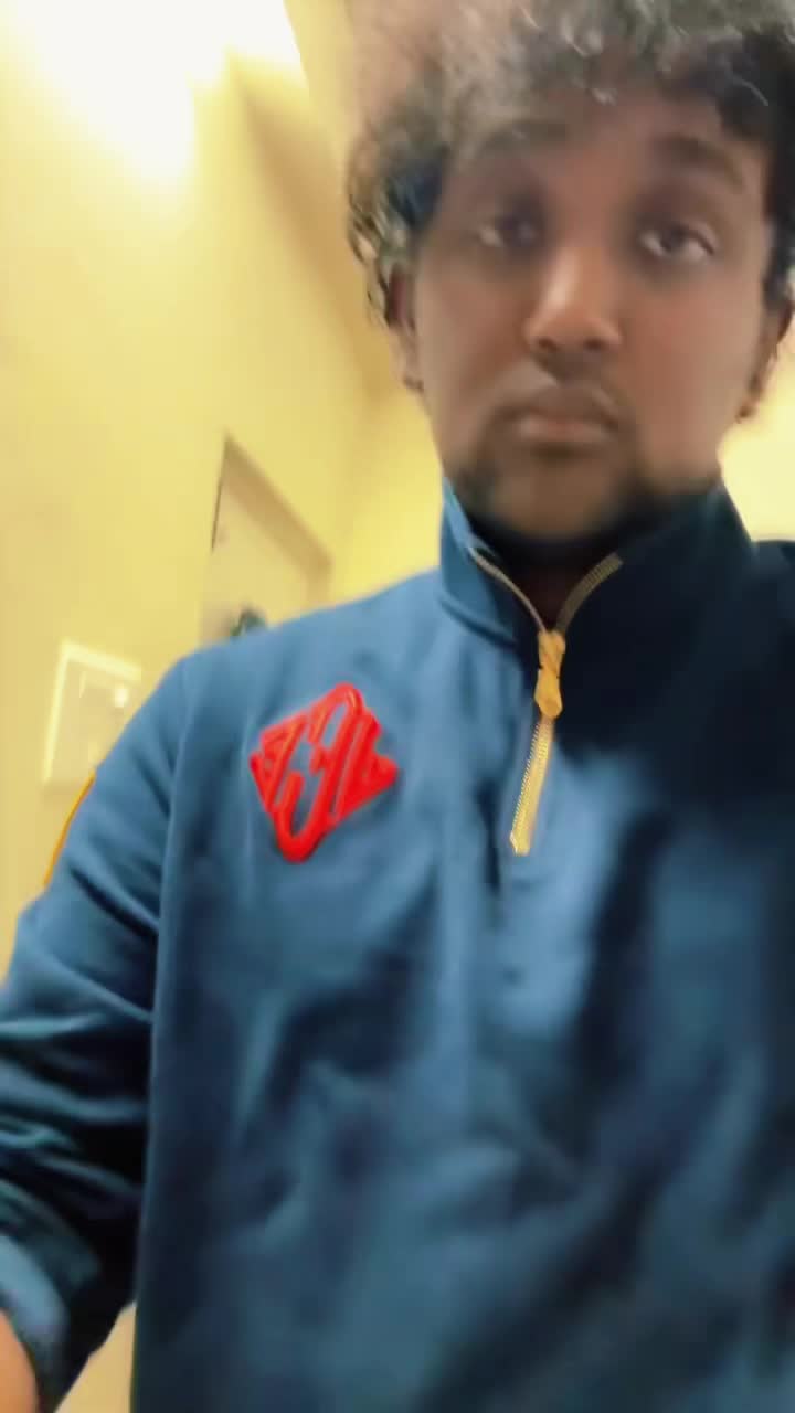 @⃟