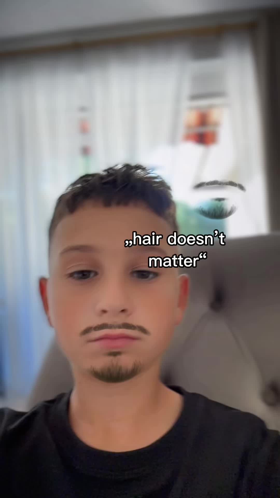 @⃟