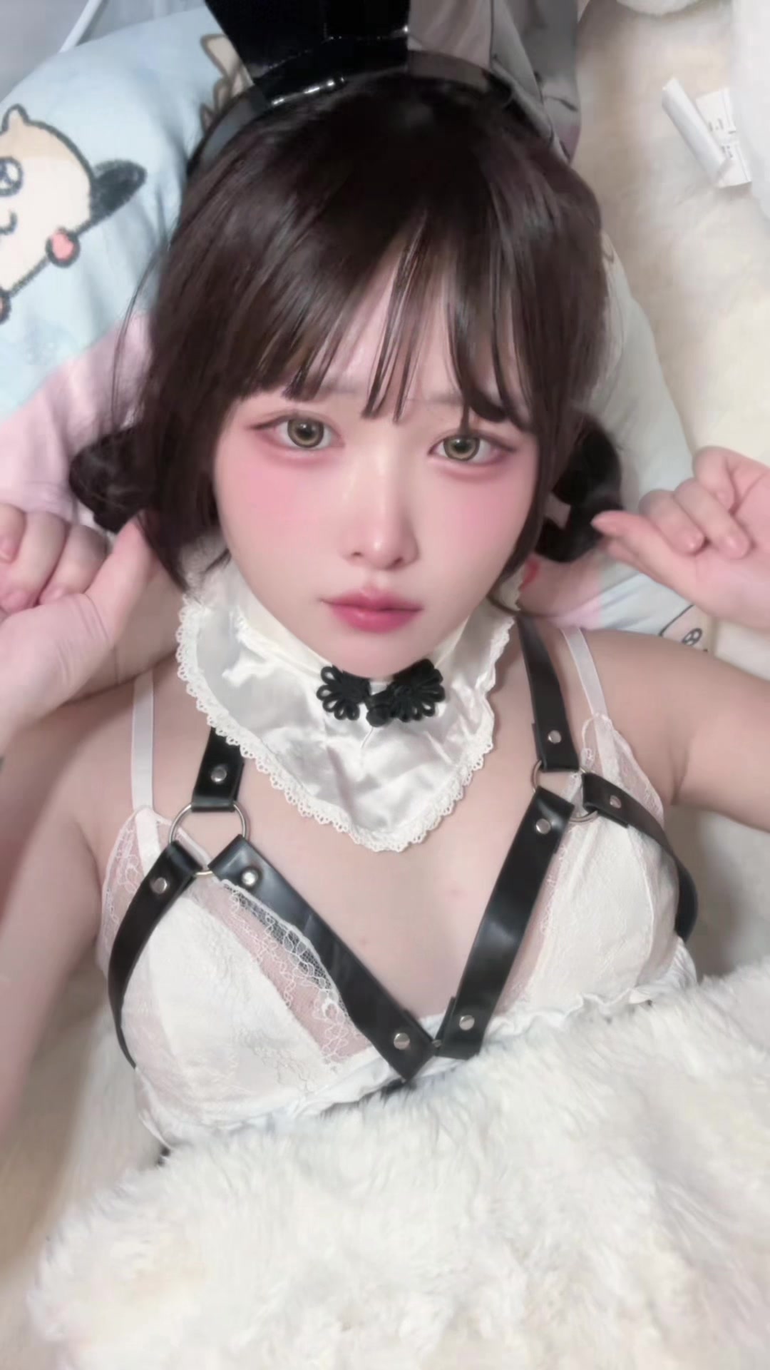 @かなで