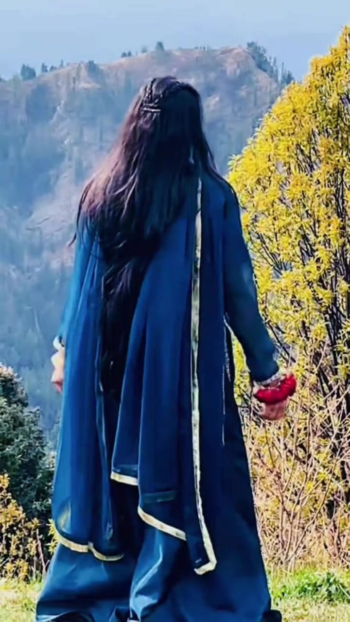 @𝒁𝒂𝒓𝒂 𝑵𝒐𝒐𝒓 🖤