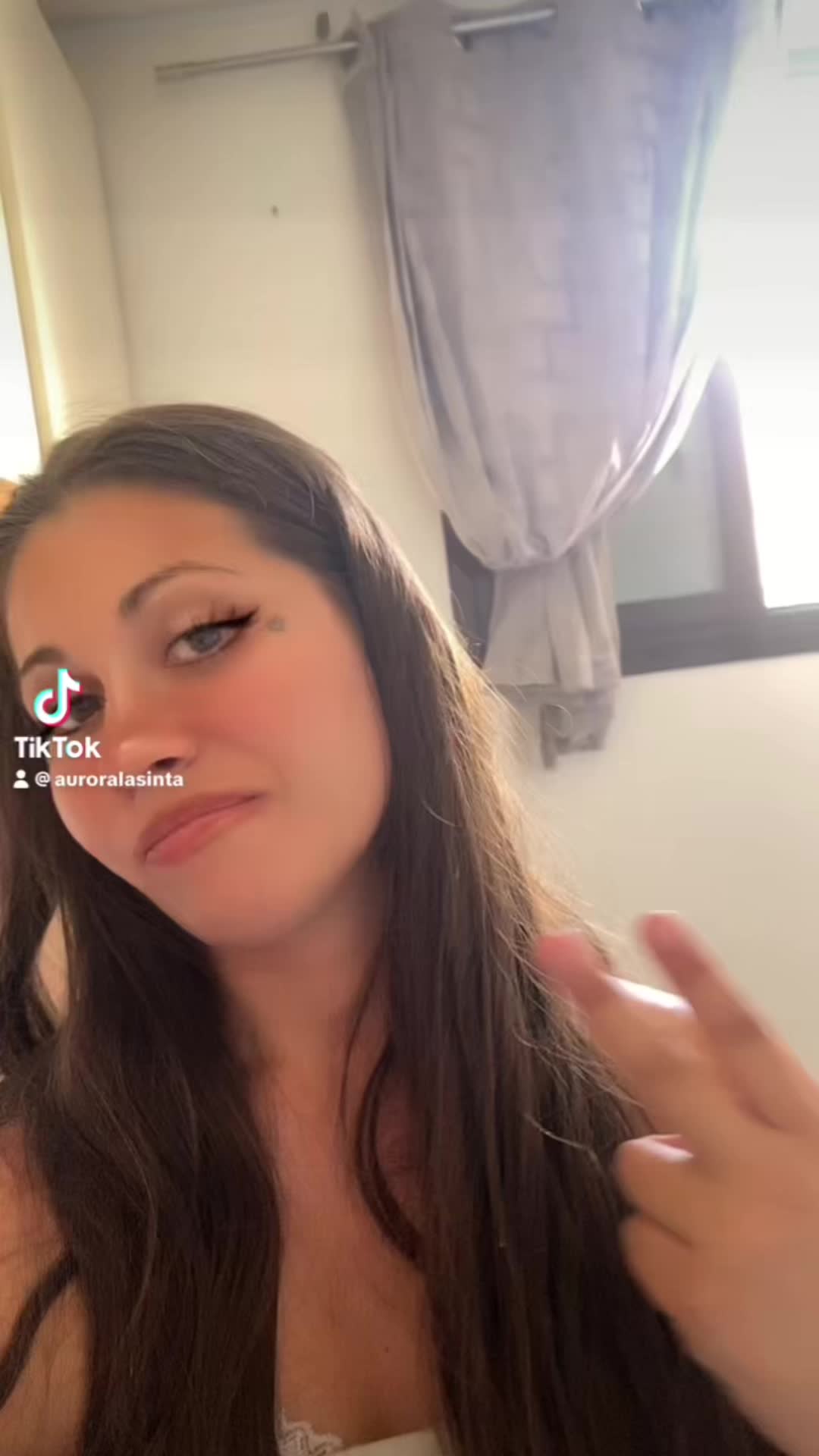 @auroralasinta