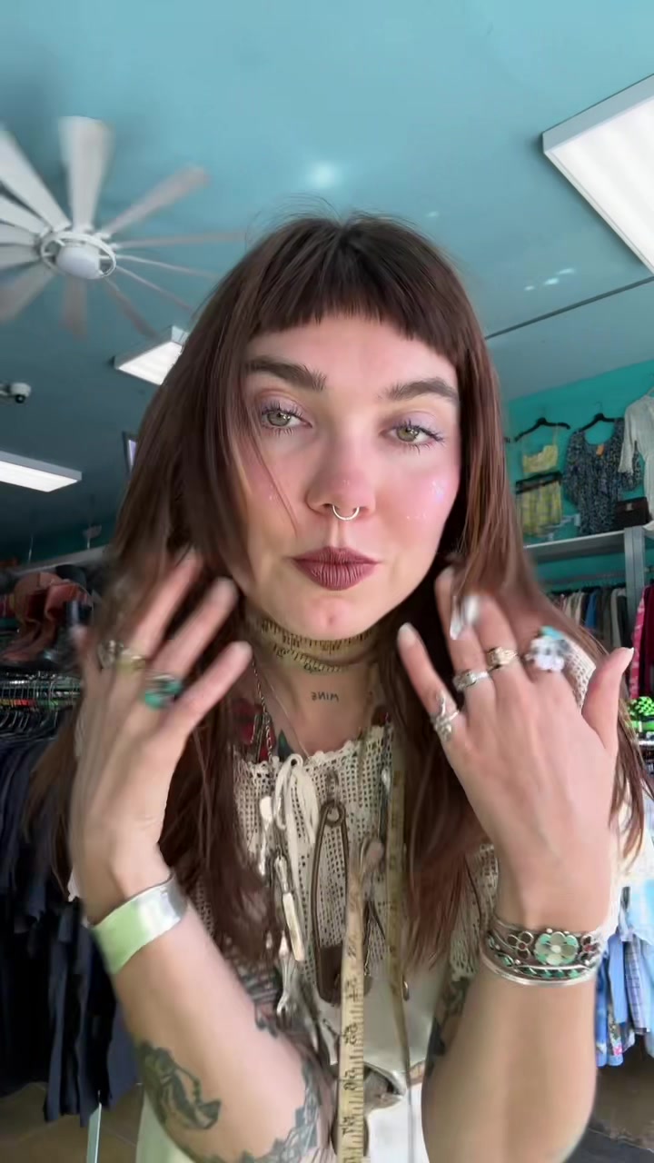 @champagne_lipstick