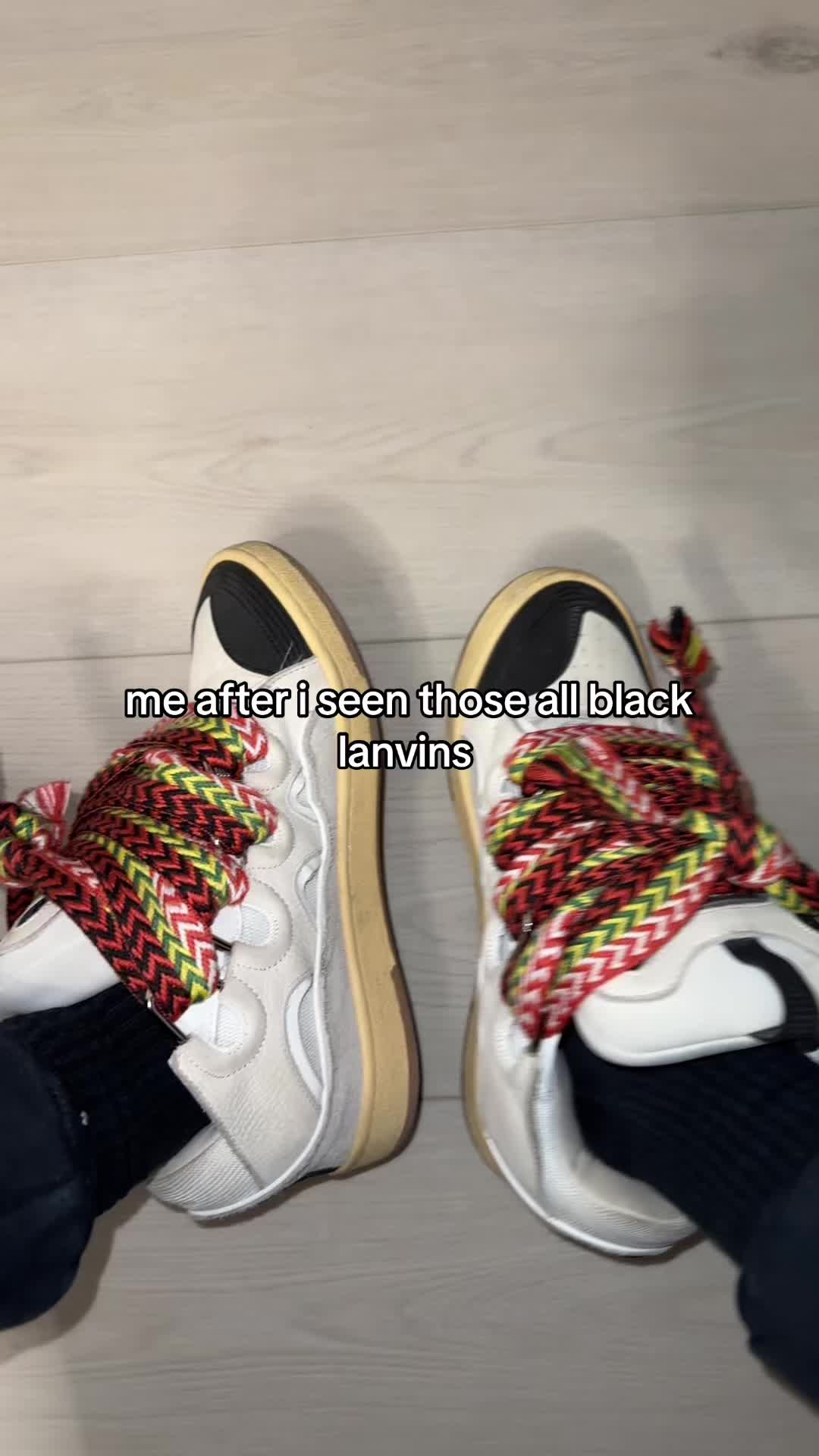 @￼