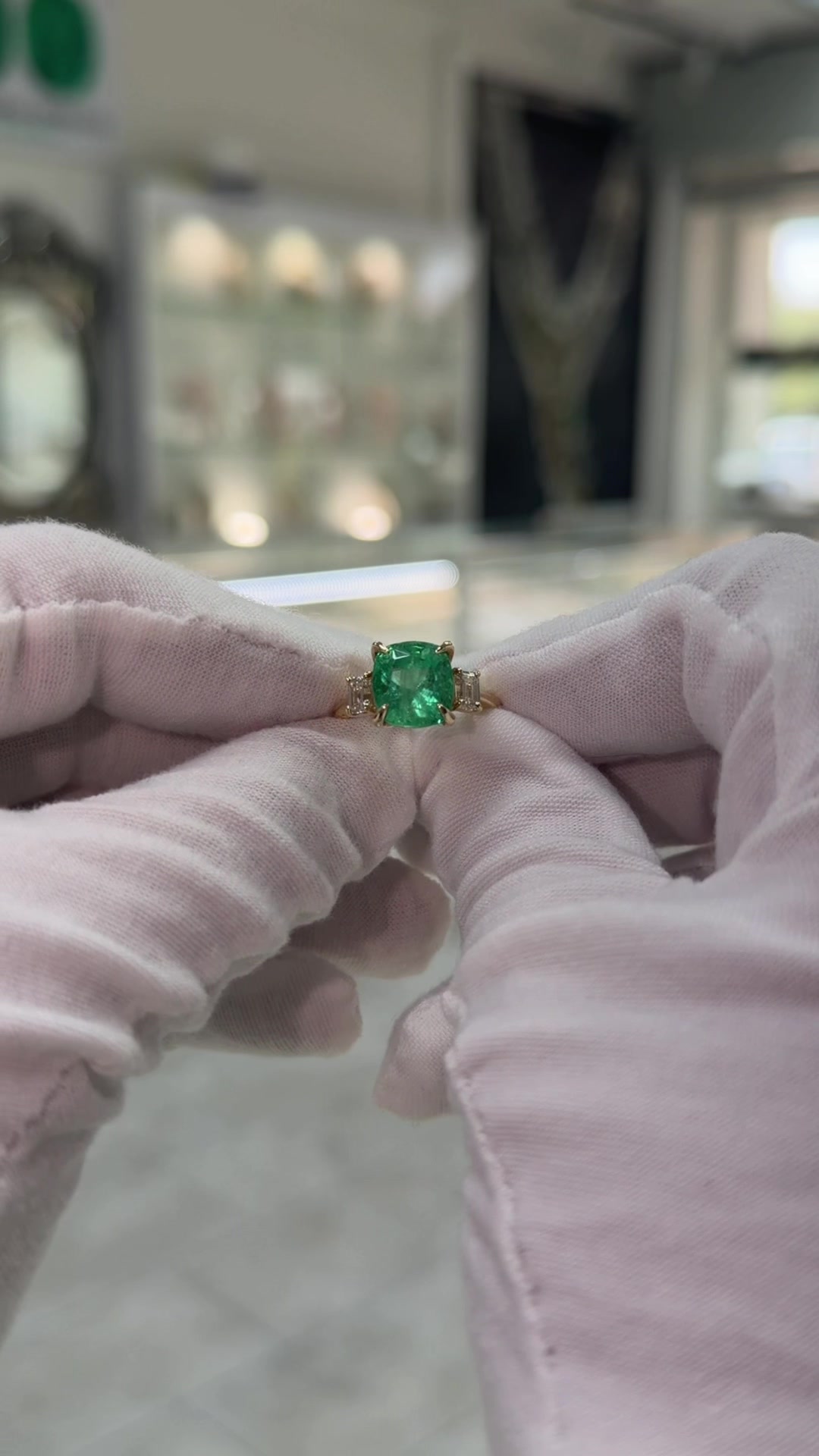 @JR Colombian Emerald