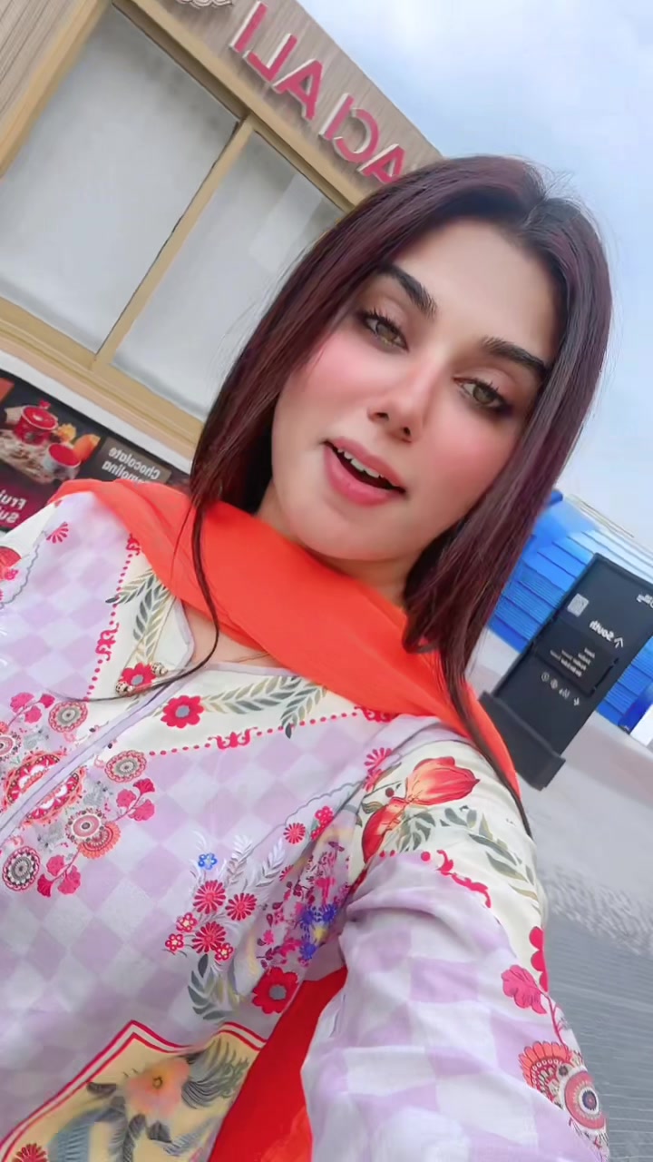 @Uroojkhan