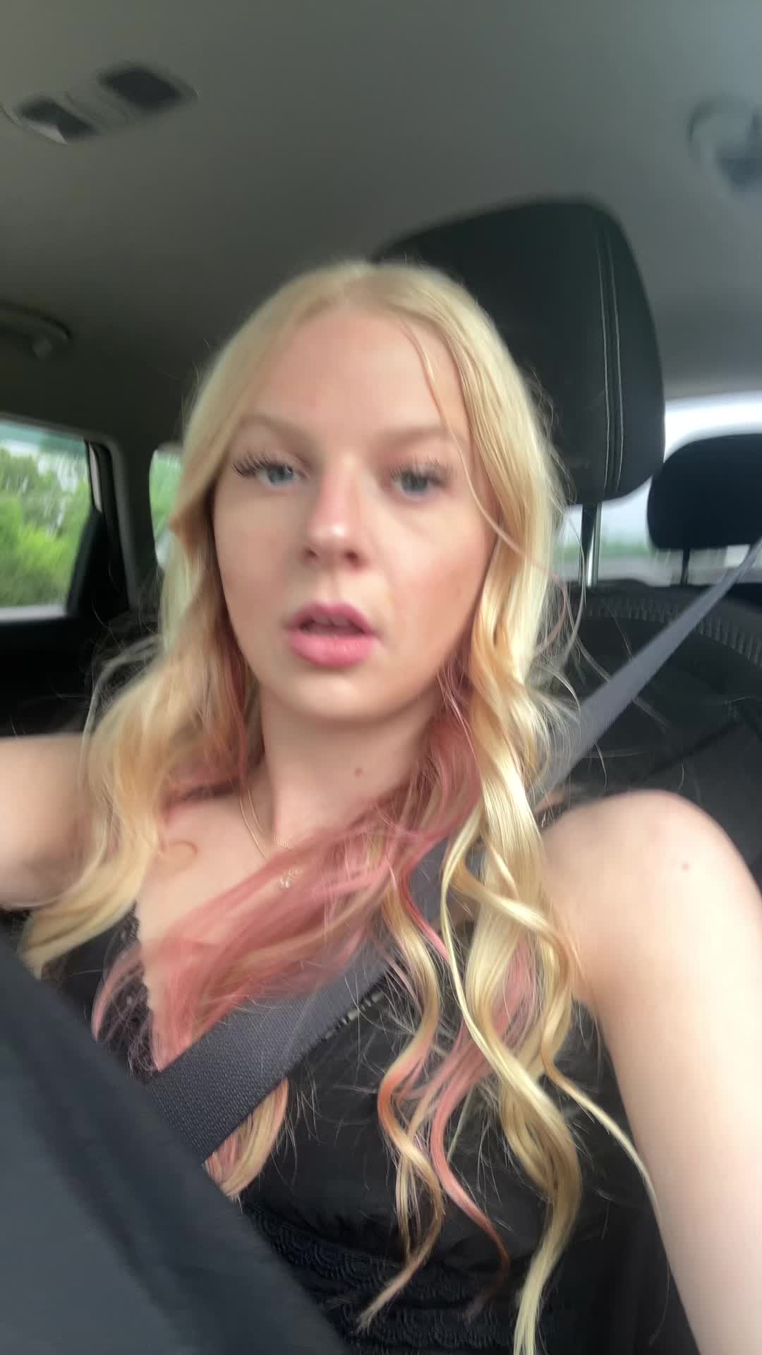 @𝐧𝐚𝐭𝐚𝐥𝐢𝐞